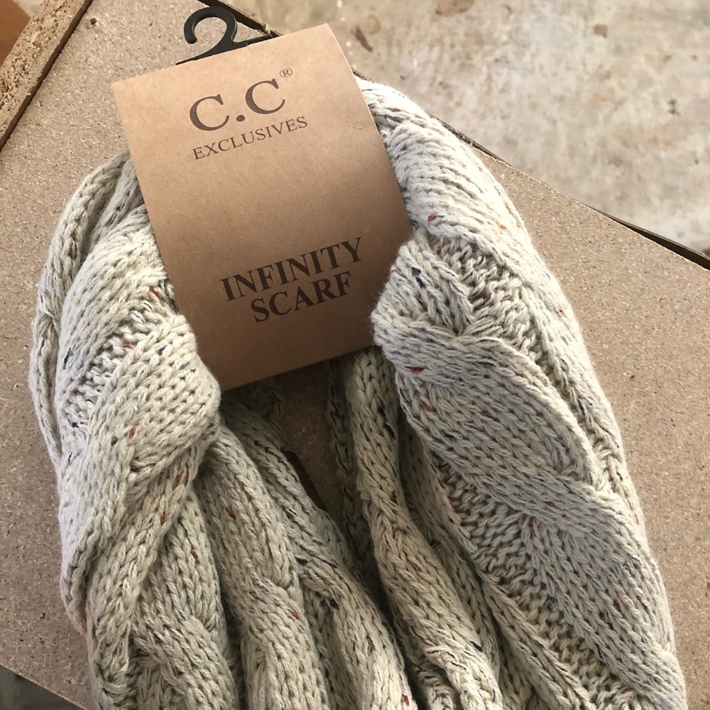 Women’s infinity scarf